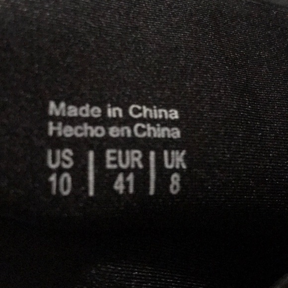 Over the knee boots with 4” heel - Picture 3 of 4